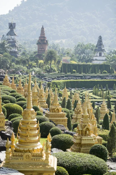 Templos Santuarios Jardín Tropical Nong Nooch Cerca Ciudad Pattaya Provincia —  Fotos de Stock