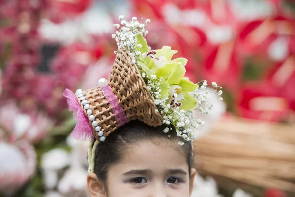 Kinder Bunten Kleidern Beim Fest Flor Oder Frühlingsblumenfest Der Stadt — Stockfoto