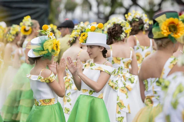 Mulheres Vestidas Com Roupas Coloridas Festa Flor Festival Flor Primavera — Fotografia de Stock