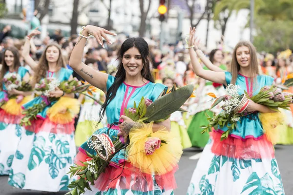 Ženy Sobě Barevné Oblečení Festa Flor Nebo Jarní Květinový Festival — Stock fotografie