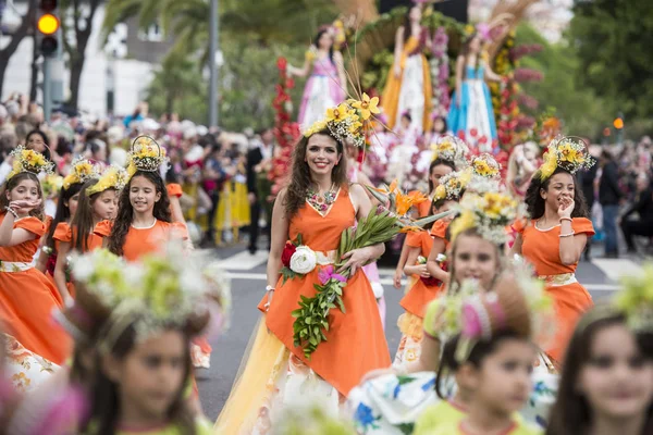Kvinnor Klädda Färgglada Kläder Festa Flor Eller Spring Flower Festival — Stockfoto