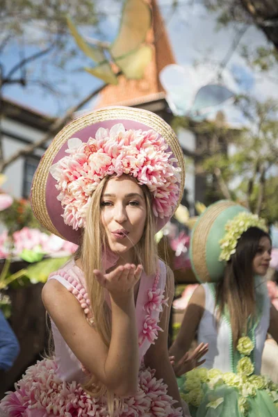 Ženy Sobě Barevné Oblečení Festa Flor Nebo Jarní Květinový Festival — Stock fotografie