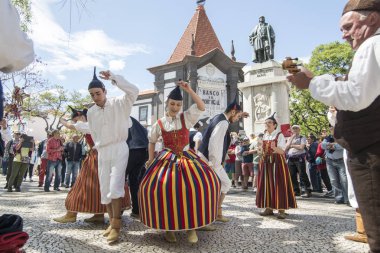 bir traditonal madeira folklor müzik grubu s Festa da Flor veya bahar çiçek Festivali Funchal Şehir Adası Madeira Portekiz Atlantik Okyanusu. Madeira, Funchal, Nisan, 2018