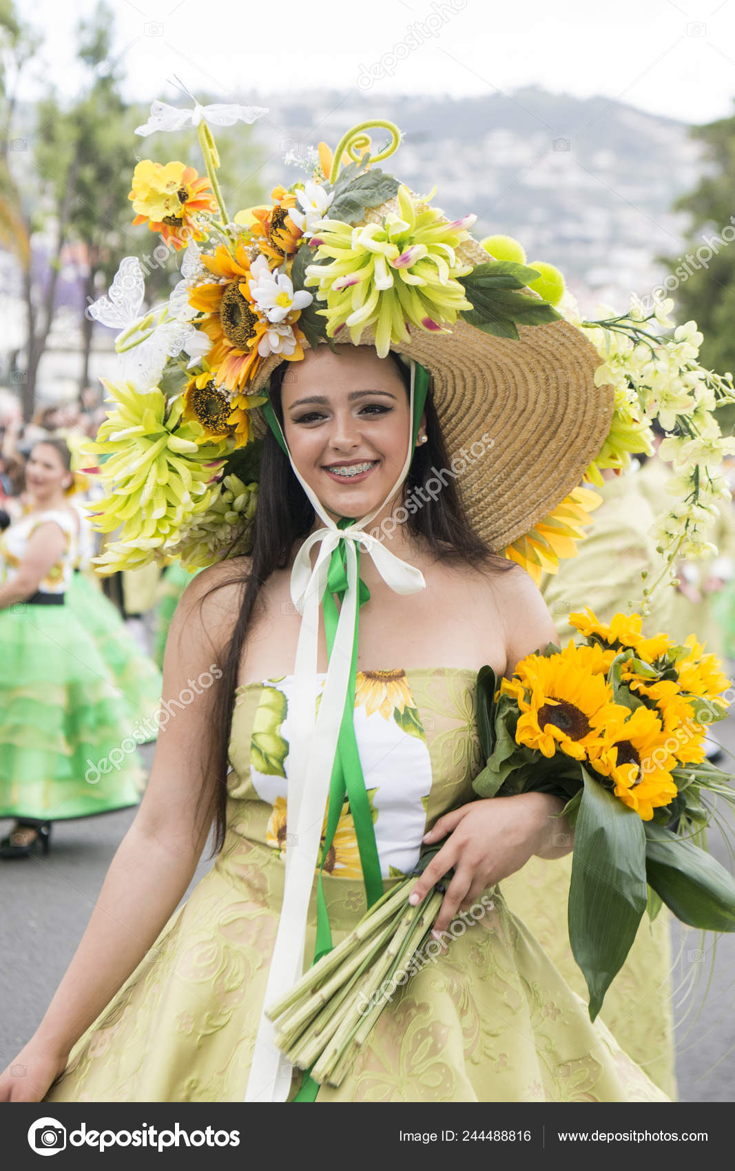 Women Dressed Colorful Clothes Festa Flor Spring Flower Festival City –  Stock Editorial Photo © urf #244488816