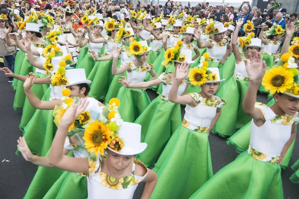 Дети Одетые Красочную Одежду Фестивале Festa Flor Spring Flower Festival — стоковое фото