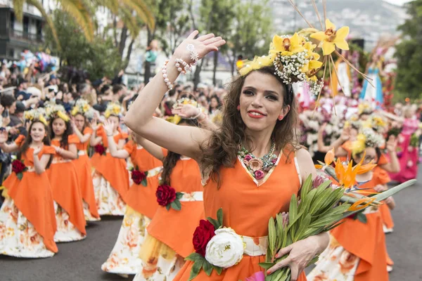 Femmes Vêtues Vêtements Colorés Festa Flor Festival Des Fleurs Printemps — Photo