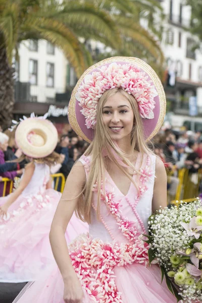 Ženy Sobě Barevné Oblečení Festa Flor Nebo Jarní Květinový Festival — Stock fotografie