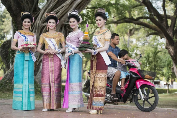 ASIE THAÏLANDE SUKHOTHAI LOY KRATHONG TRADITION — Photo