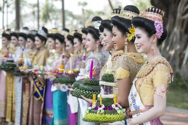เอเชีย ประเทศไทย SUKHOTHAI LOY KRATHONG TRADITION — ภาพถ่ายสต็อก