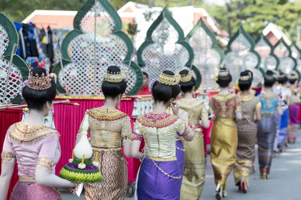 ASIA TAILANDIA SUKHOTHAI LOY KRATHONG TRADICIÓN —  Fotos de Stock