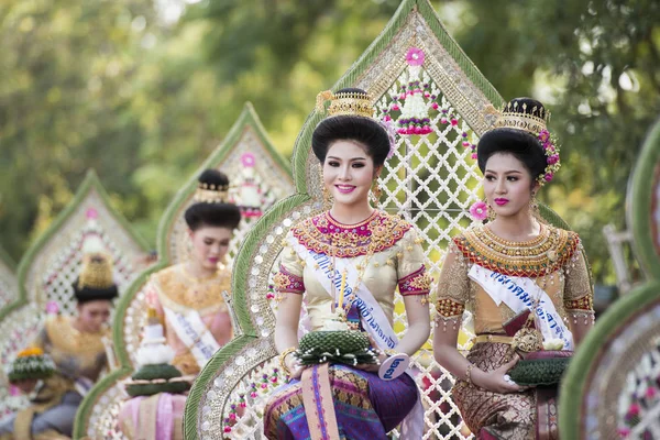 Asien Thailand Sukhothai Loy Krathong tradition — Stockfoto