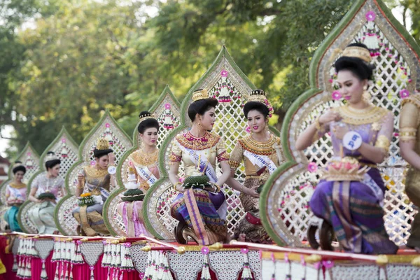 เอเชีย ประเทศไทย SUKHOTHAI LOY KRATHONG TRADITION — ภาพถ่ายสต็อก