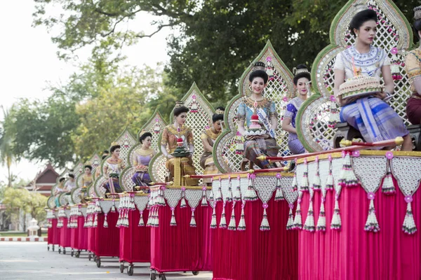 Asya Tayland Sukhothai Loy Krathong geleneği