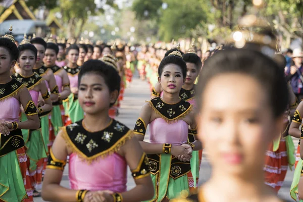 ASIA THAILANDIA SUKHOTHAI LOY KRATHONG TRADIZIONE — Foto Stock