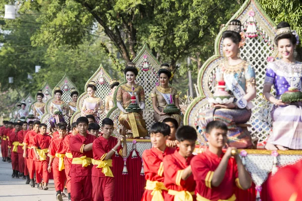 Asya Tayland Sukhothai Loy Krathong geleneği