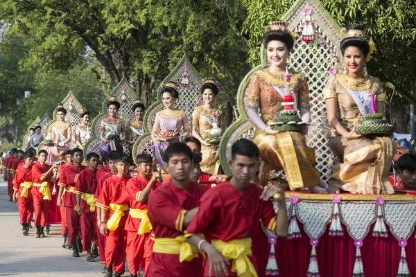 Asya Tayland Sukhothai Loy Krathong geleneği