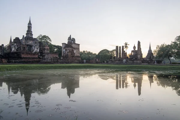 ASIA TAILANDIA SUKHOTHAI WAT MAHATHAT BUDDHA — Foto de Stock