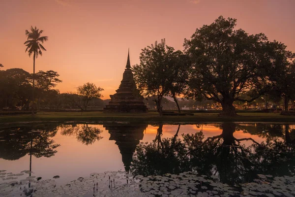 ASIA THAILAND SUKHOTHAI TEMPLE STUPA — Stock Photo, Image