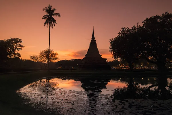 Asya Tayland Sukhothai Tapınağı Stupa — Stok fotoğraf