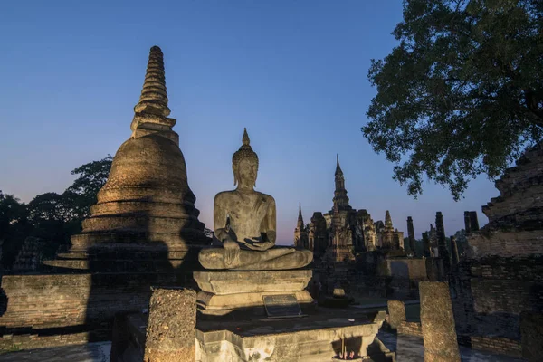 ASIA THAILAND SUKHOTHAI WAT MAHATHAT TEMPLE — Stock Photo, Image