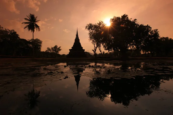 Asien thailand sukhothai tempel stupa — Stockfoto