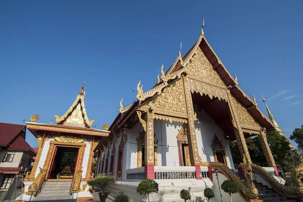 Templo tailandês de Phrae Wat de Tailândia — Fotografia de Stock