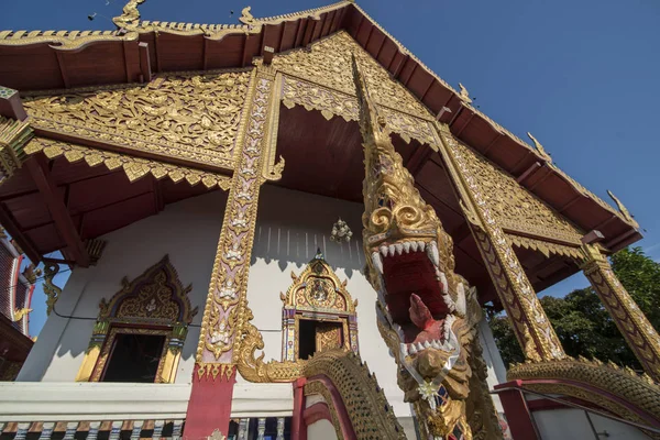 Templo tailandês de Phrae Wat de Tailândia — Fotografia de Stock