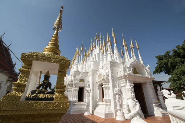 Thajsko Phrae Wat pong Sunan chrám — Stock fotografie
