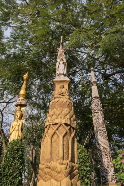 THAILAND PHRAE BUDDHA PER LAVORARE IL LEGNO — Foto Stock