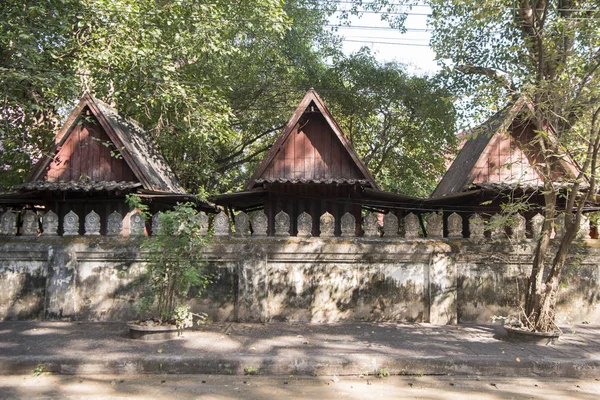 THAILAND PHRAE VIEJAS CASA DE TEMPLOS — Foto de Stock