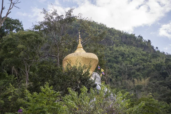 THAILAND PHRAE WAT PHRA THAT IN KHAEN TEMPLE — Stock Photo, Image