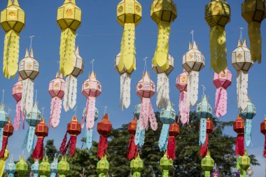 Tayland Phrae Wat Pong sunan Loy Krathong