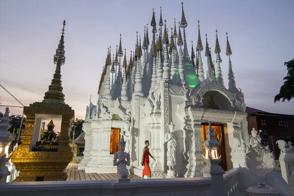 Thailand phrae wat pong sunan tempel — Stockfoto