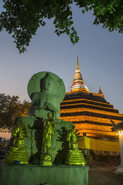 Thailand phitsanulok wat racha burana tempel — Stockfoto