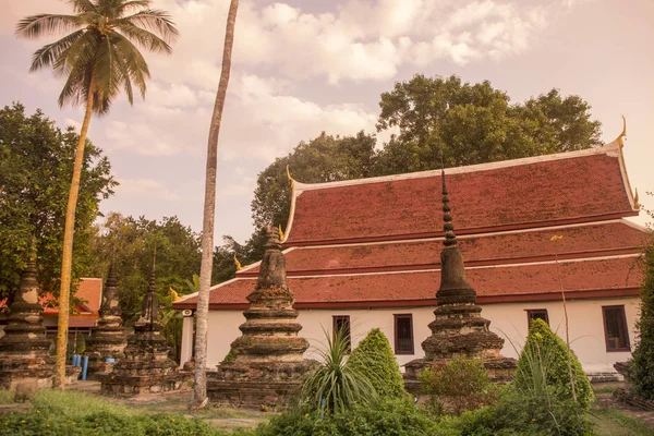 Thailand Phitsanulok wat Racha Burana tempel — Stockfoto