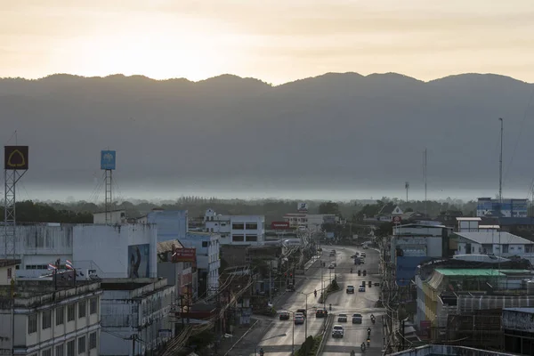 TAILANDIA CANTHABURI CIUDAD CAMINO PAISAJE — Foto de Stock