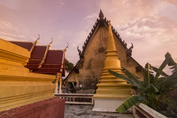 Tailandia Chanthaburi Waterfront Wat Bot —  Fotos de Stock