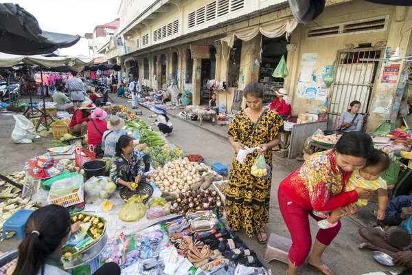 CAMBODIA MERCADO DE BATTAMBANG PSAR THMEI — Foto de Stock