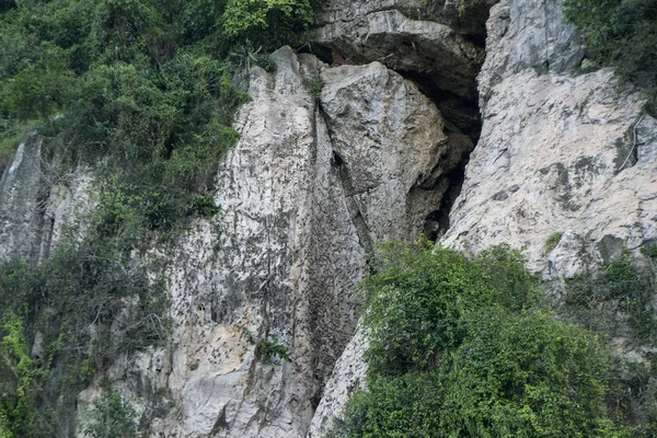 Камбоджа Баттамбанг Пещера ванны — стоковое фото