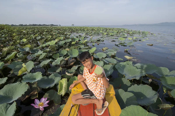 CAMBODIA BATTAMBANG KAMPING POUY LAKE — Stock Photo, Image