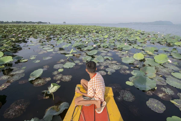 CAMBODIA BATTAMBANG KAMPING POUY LAKE — Stock Photo, Image