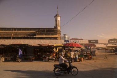 Kamboçya Battambang Psar Nat Pazarı
