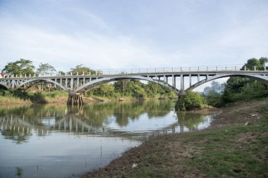 Kamboçya Battambang Eski Köprüsü