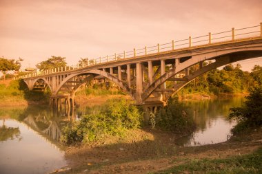 Kamboçya Battambang Eski Köprüsü