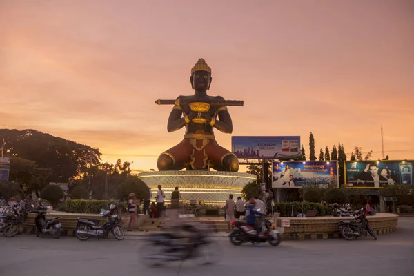 Cambodja Battambang ta Dambong standbeeld — Stockfoto