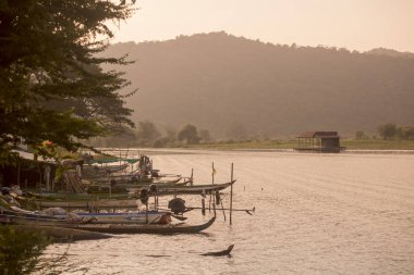 Kamboçya Battambang Kamping Pouy Gölü