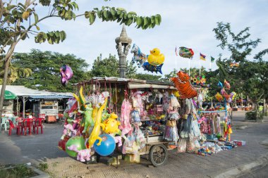 Kamboçya Battambang Riverside Balon Dükkanı