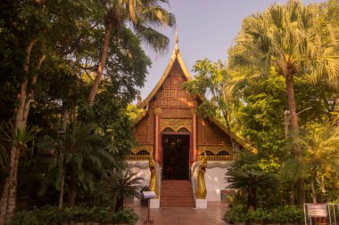 Kuzey Tayland 'daki Chiang Rai şehrindeki Wat Phra Kaew Tapınağı. Tayland, Chiang Rai, Kasım 2019
