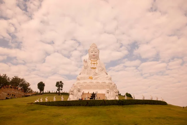 Nagy Buddha Wat Huay Pla Kang Ban Chiang Rai Városában — Stock Fotó