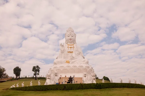 Nagy Buddha Wat Huay Pla Kang Ban Chiang Rai Városában — Stock Fotó